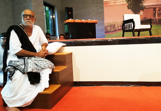 પ્રતિક્ષા માટે પગથારે...